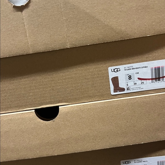 UGG CLASSIC NEW HEIGHTS CUFFABLE - Picture 6 of 6